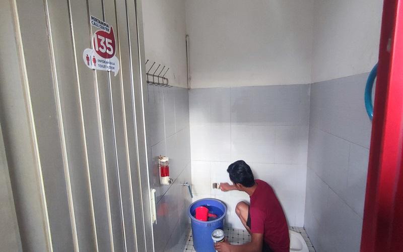 ngintip toilet spbu - buttza anal asian blowjobs