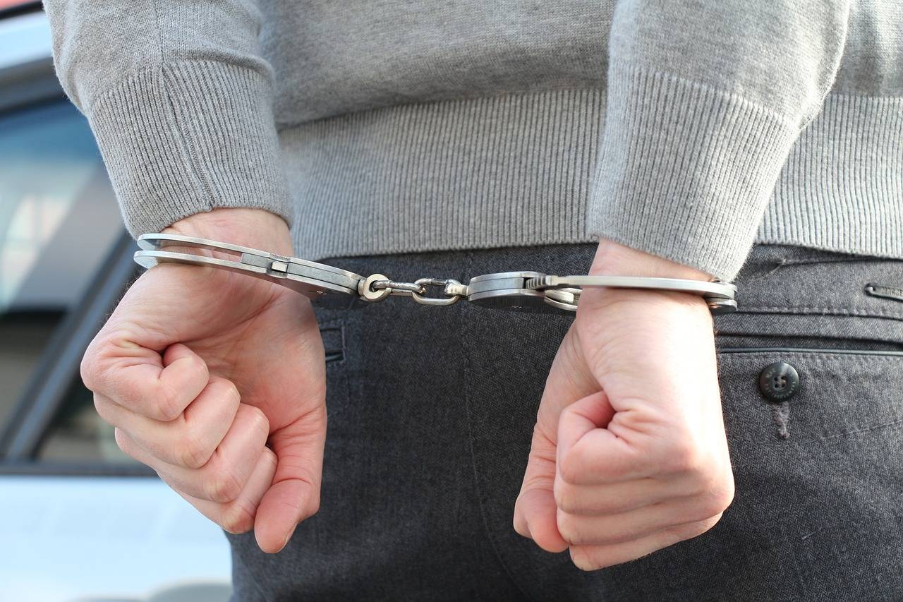 agus basuki like handcuffed twinks photo abby hoyle recommends handcuffed twinks pic