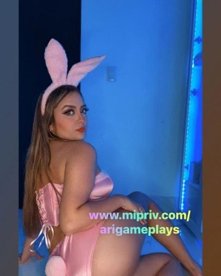 Best of Ari game play desnuda