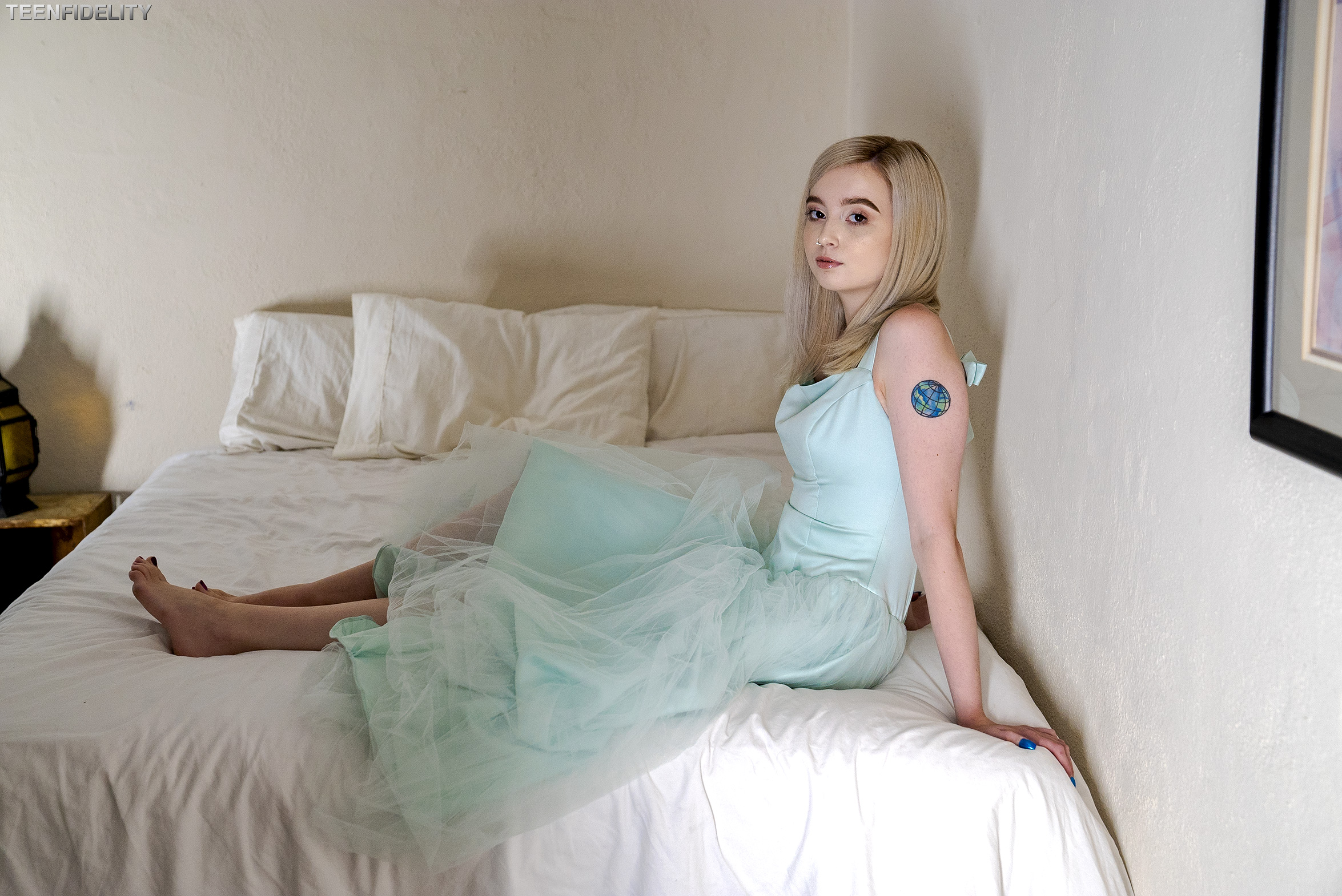 lexi lore stepsis - diamond monroe facial tampa swingers