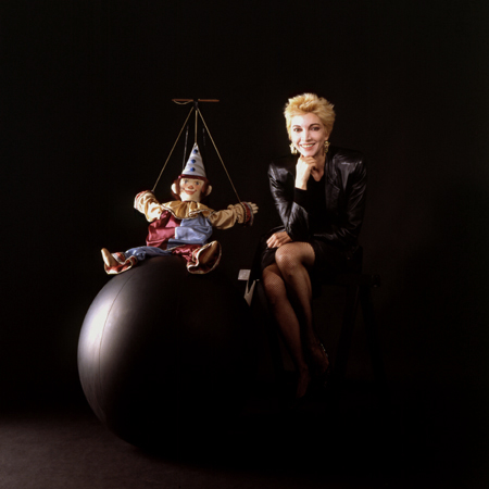 blonde muff - violet myers mother rachel steele and son