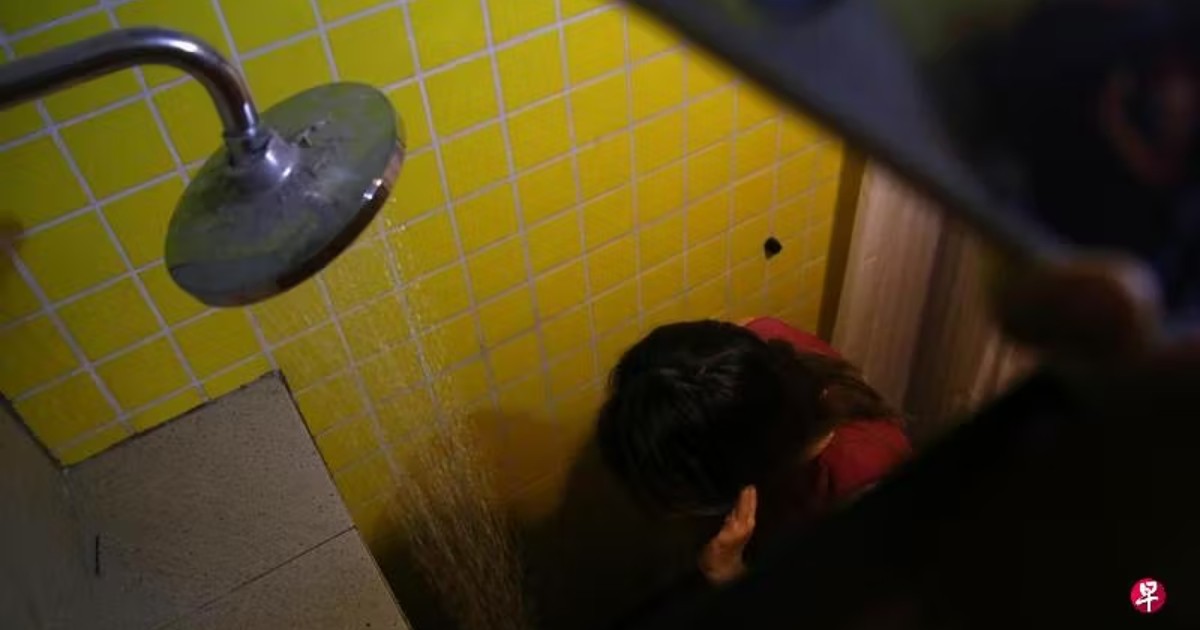 cliff richey recommends Indian Spy Bathroom