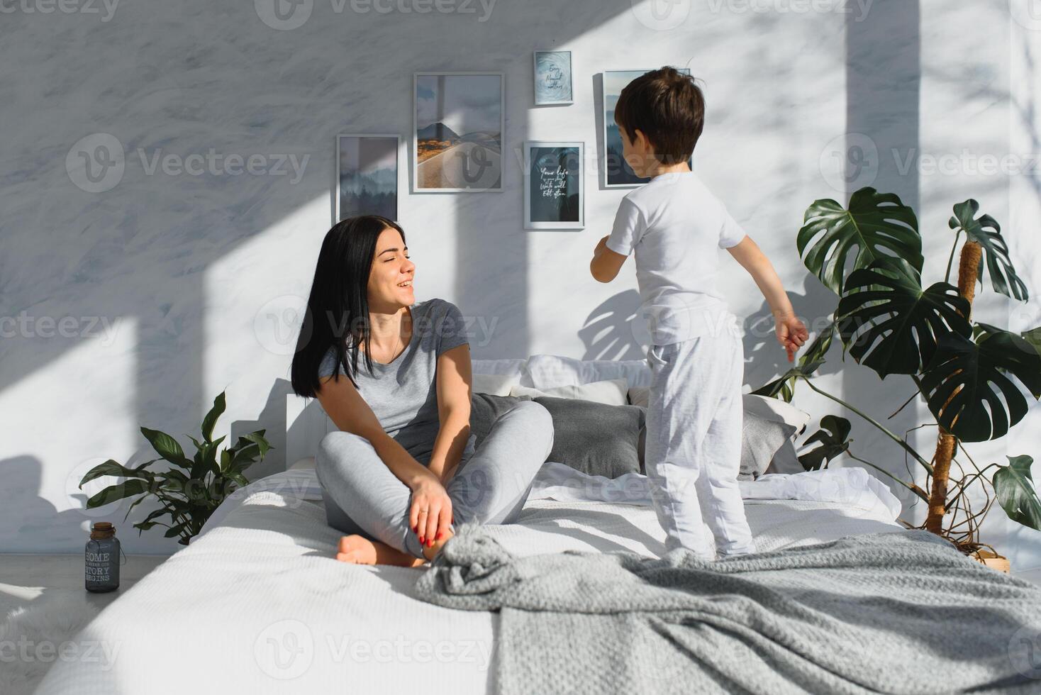 chase manhatten recommends mom and son share the bed pic