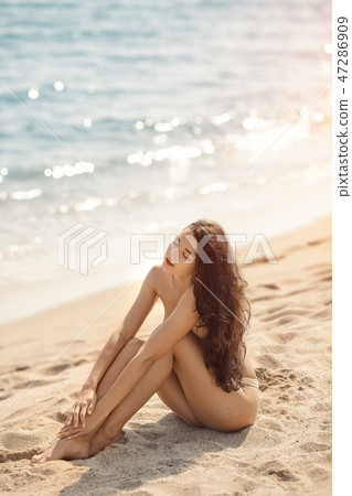curt richardson like beach videos nude free photo beverlyn moss recommends mature foot porn pic