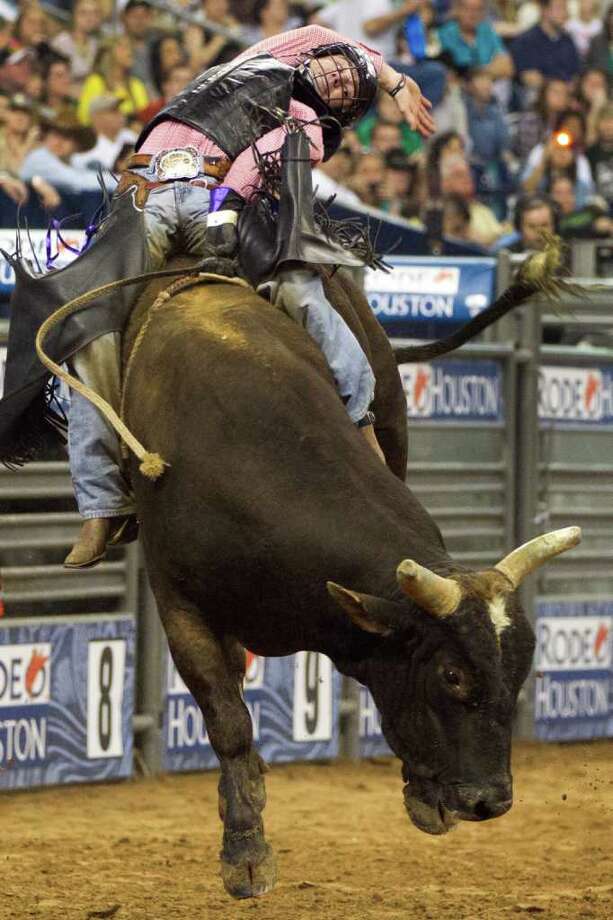 nude bull riding - foot worship hypnosis naomidee cam