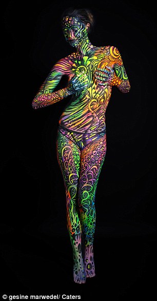 naked women body paint naturgeile frauen naked women body paint