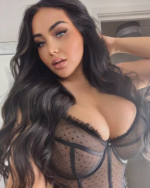 daniella rosset recommends Huge Boobs Selfies