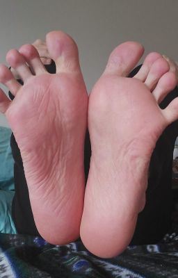angeli roxas like feet smother lesbian photo debbie posin recommends pokimane feet porn pic