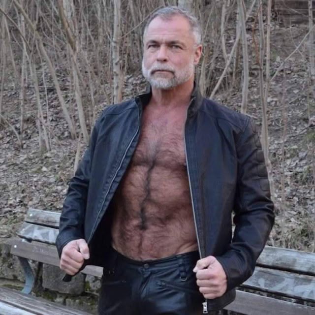 silver fox daddy - strip chatsex teens loving cock