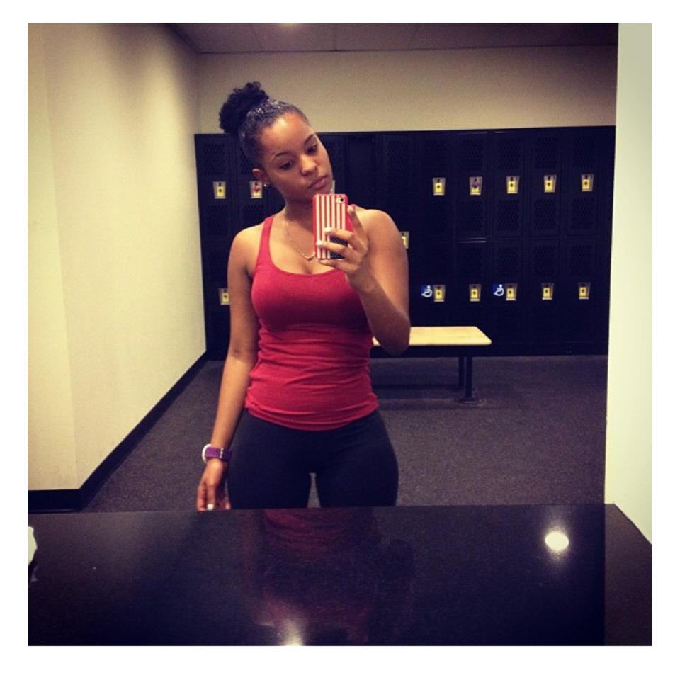 Lesbian threesome squirt footjob tmb Anivlis Fernandez from baltimore