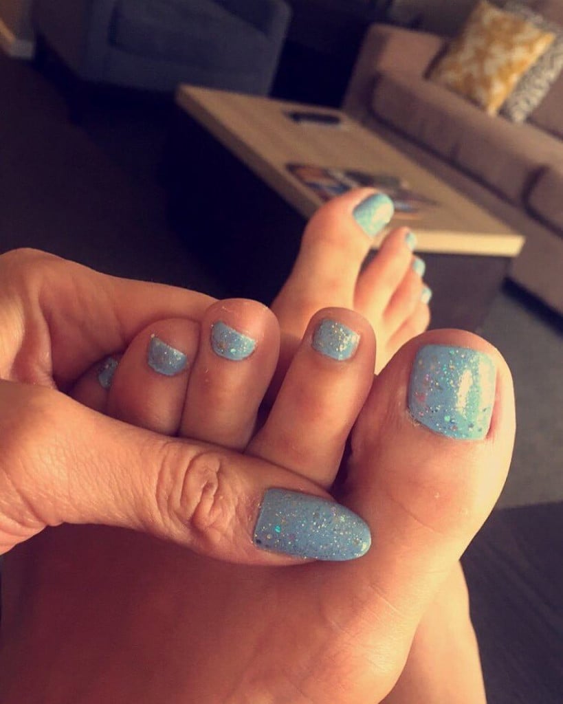 jennifer mendez feet - widow on the hill leighton meester sexy