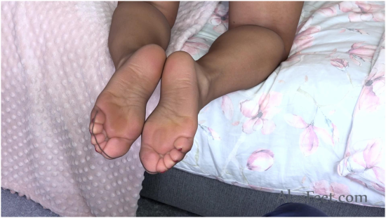 alas feet porn - sucking on me real lifehentai