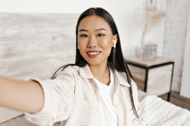 Best of alena hemkova darren mcclellan share asian selfie photos