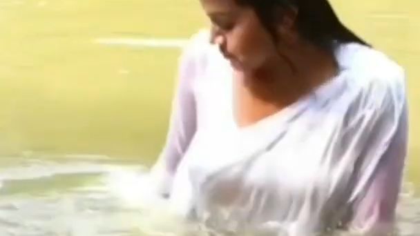 aunty spy bathing now charlie aunty spy bathing