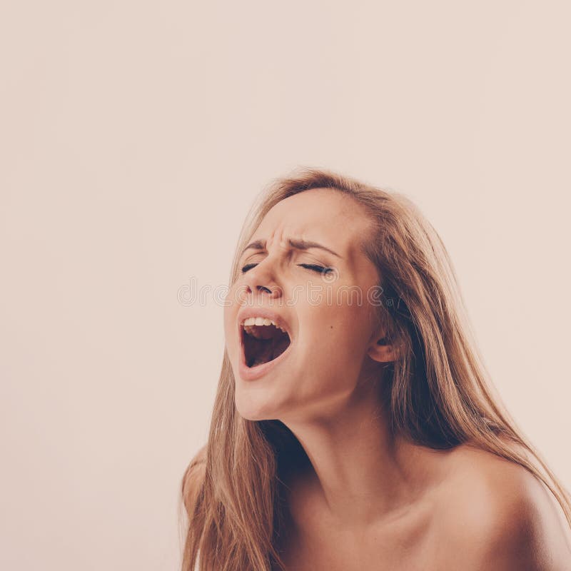 aly sanchez recommends Blonde Orgasam