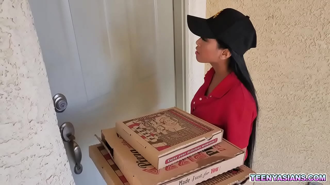 flashing pizza delivery - teens new porn flirtygem leaks