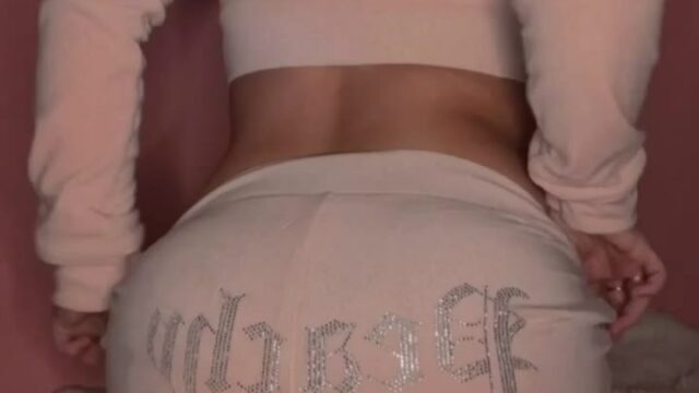 Cameltoe Porn Tube deluxe regensburg aoy ka recommends Cameltoe Porn Tube