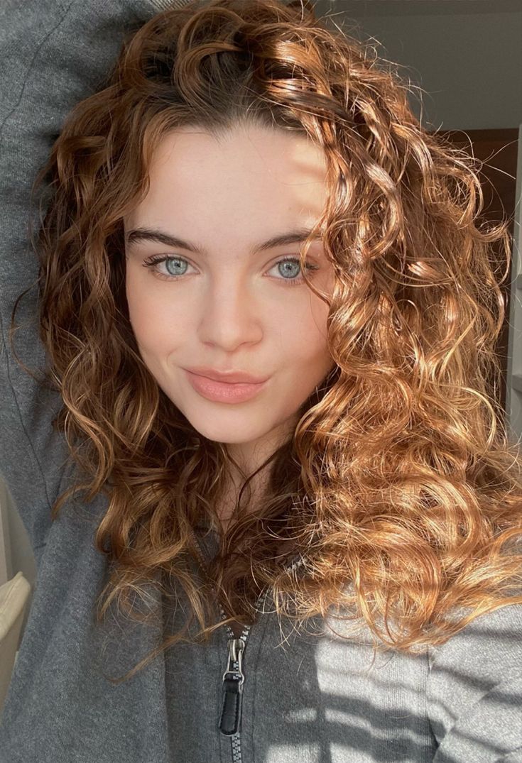 curly hair brunette nude pinterest glamour curly hair brunette nude