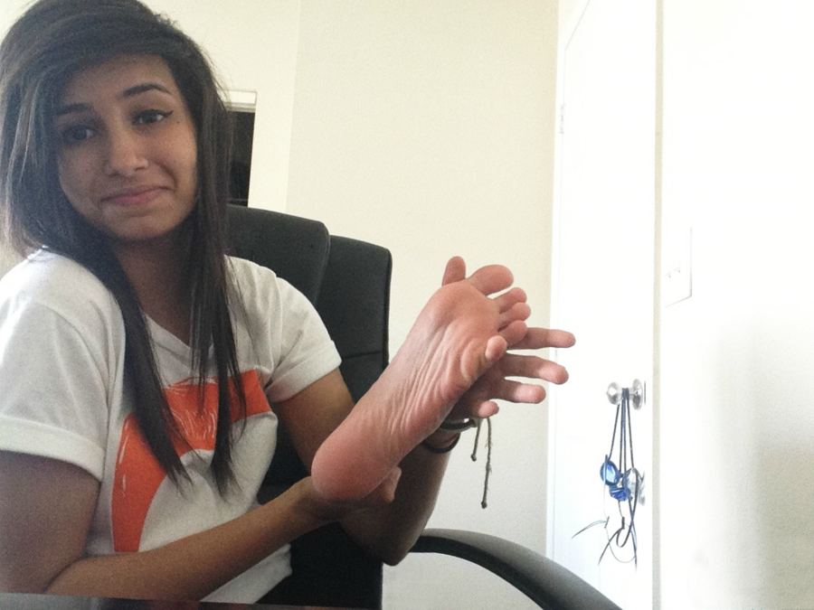 sexy feet cam - mother daughter thresome ts trina
