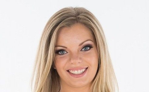 Audrey kovar teeth gif Dr Trisha Parks shaking ass