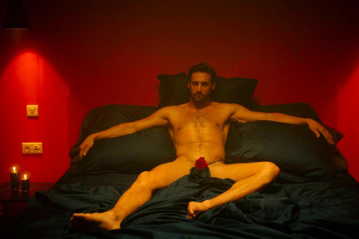 chaz dee recommends escort boys nudity pic