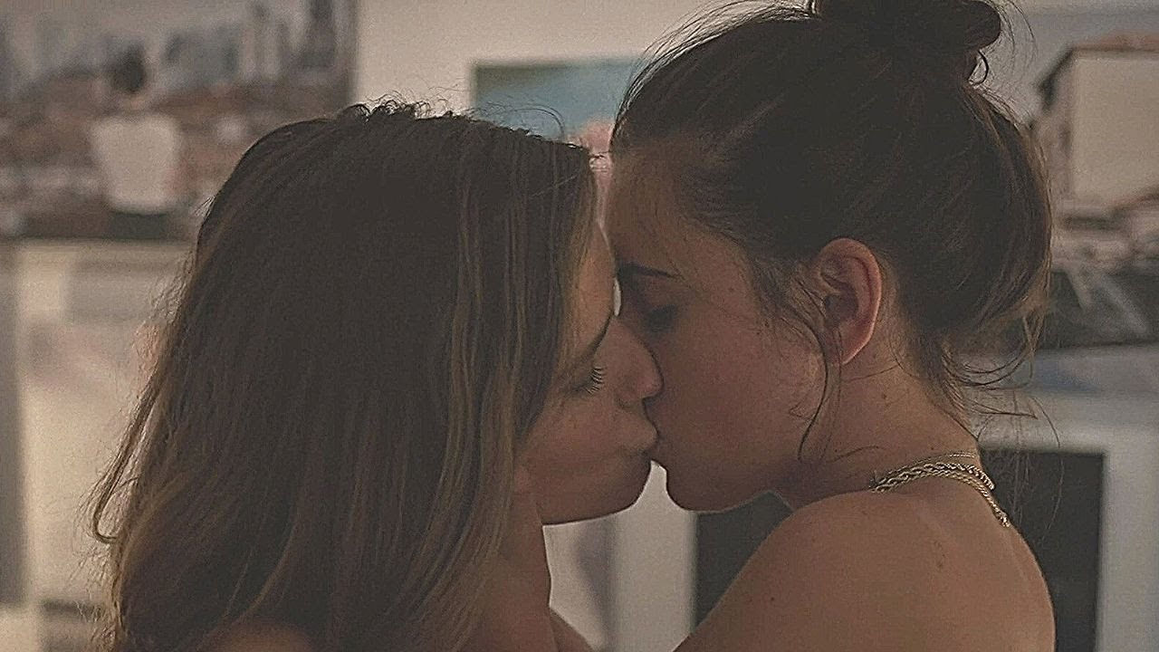 jacqueline toboni sophia bush - lesbian rachel steele horney bears