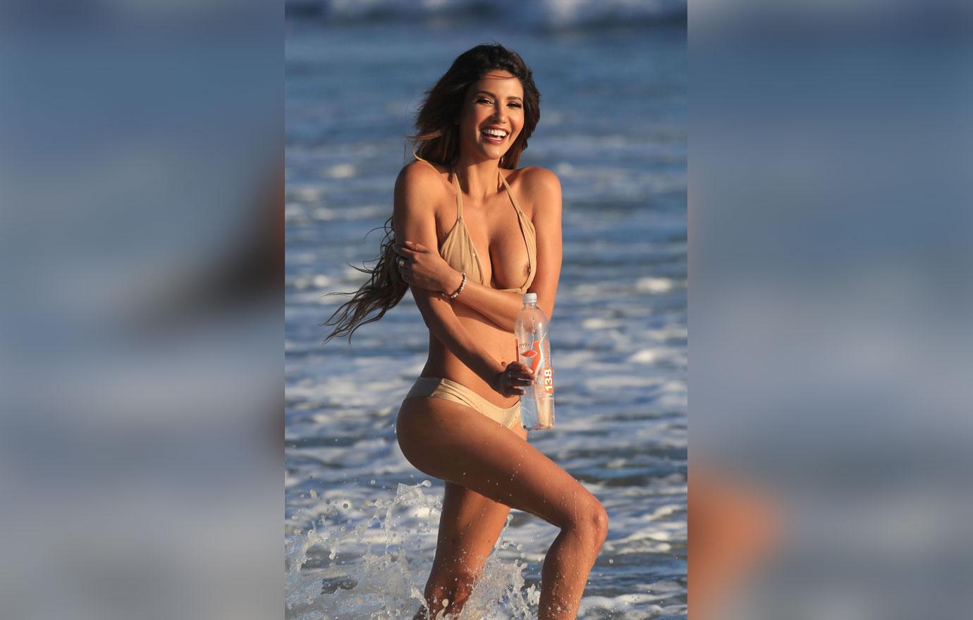 Czech anal nakenbilder jenter Famous People Nipple Slip skinny gif