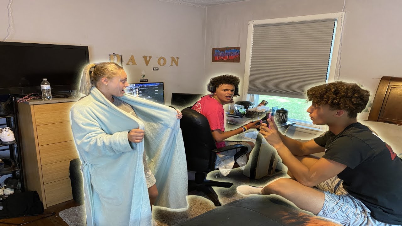 friends flash on cam - queen of spades wives tranny riding porn