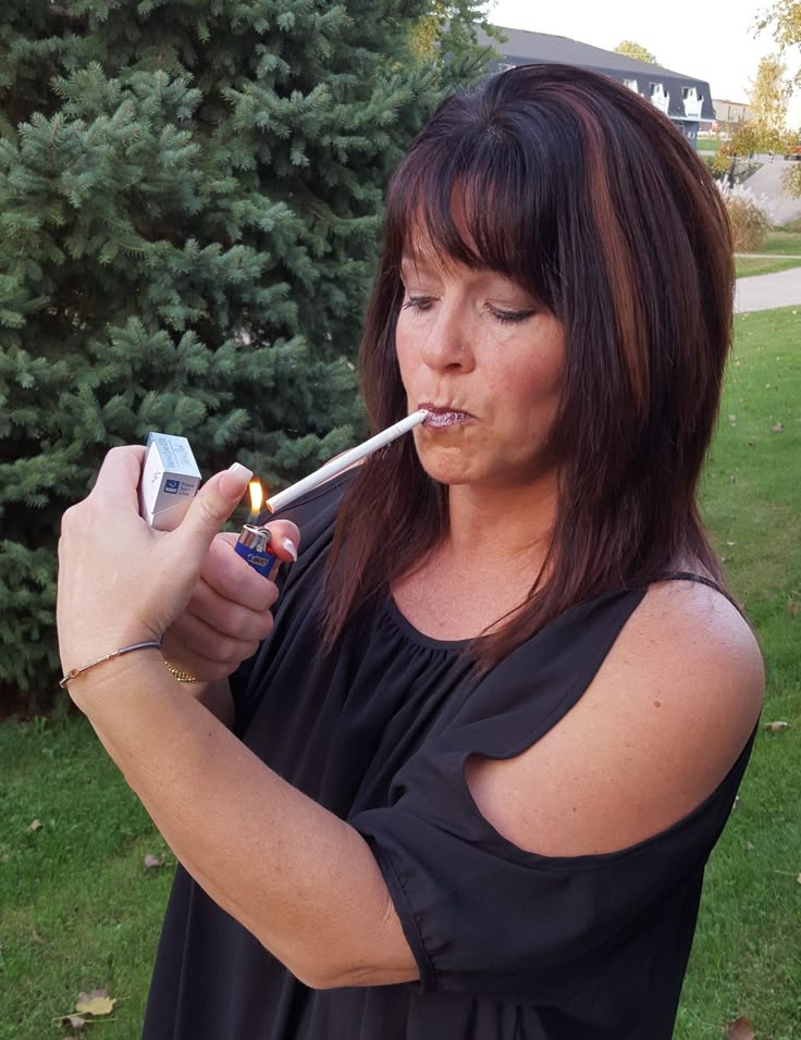giant tits smoking - paris knight dp fat mom anal