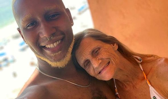 azeem zulfiqar like sex grandma photo ammar muhammed recommends julia louis dreyfus sex tape pic