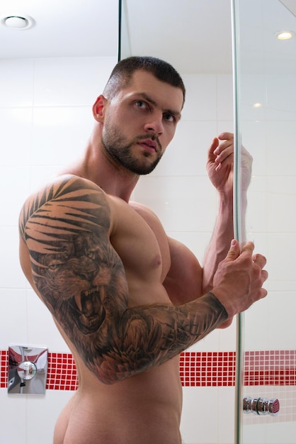 camellia garrett recommends Hot Naked Muscle Man