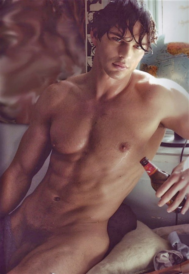 andy gold recommends Hot Nude Hunks