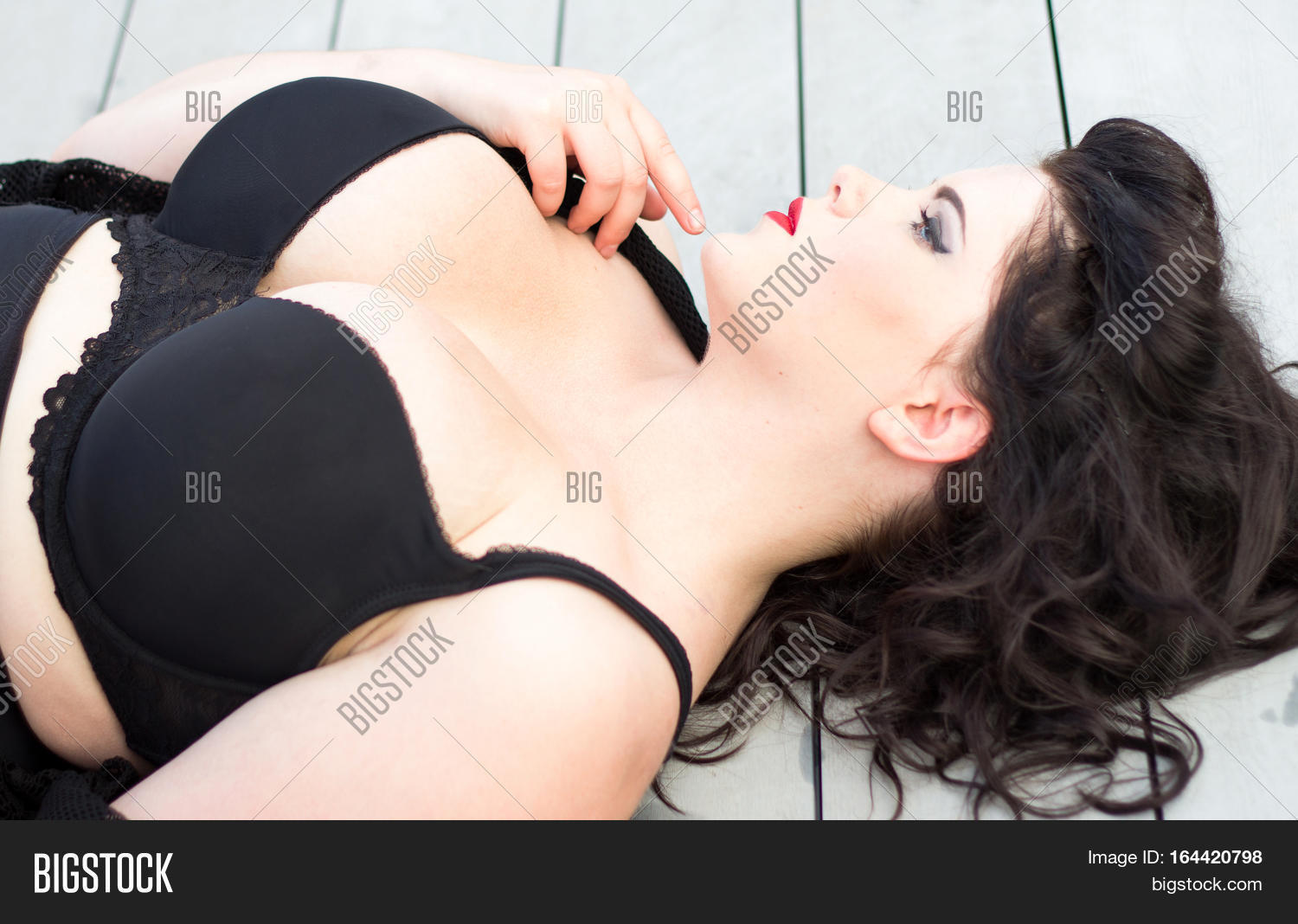 Best of big tit hotties chereleigh winn share huge beautiful tits photos