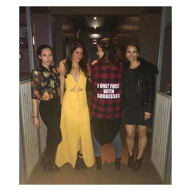 jacqueline toboni sophia bush - goddess lena foot worship breanne benson feet