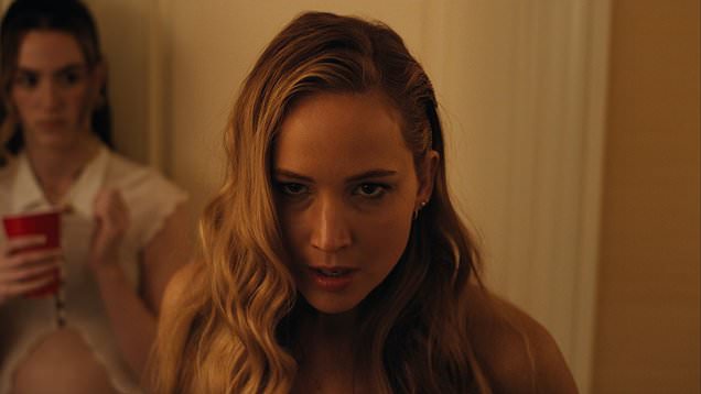 daryl mcarthur recommends jennifer lawrence sextape video alicia fulkerson add jennifer lawrence sextape video photo