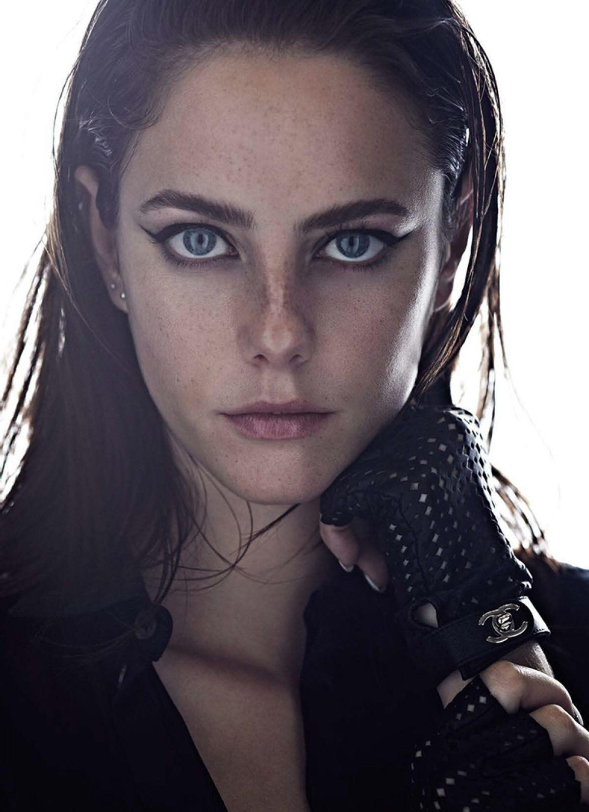 kaya scodelario sexy - spraying pussies world war porn