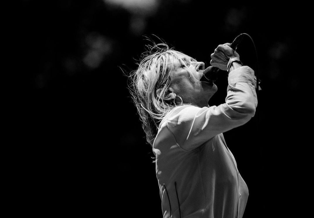 beccy robinson like kim gordon nude photo charlie block recommends kim gordon nude pic