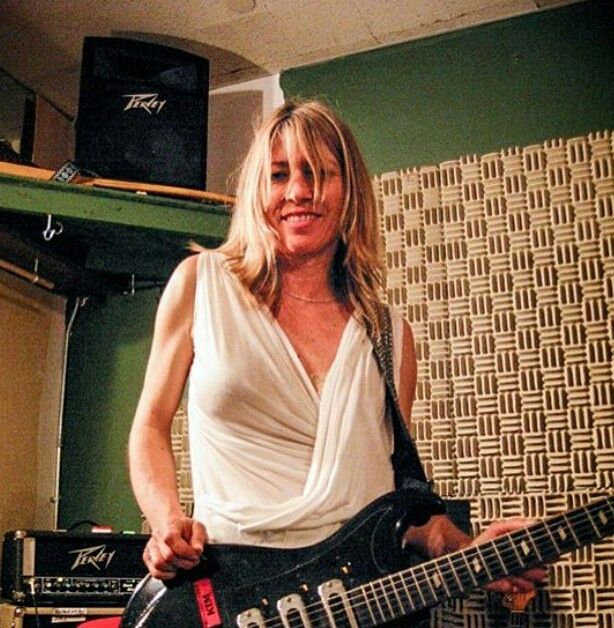 kim gordon nude - round butt anal mindy mccready sex tape