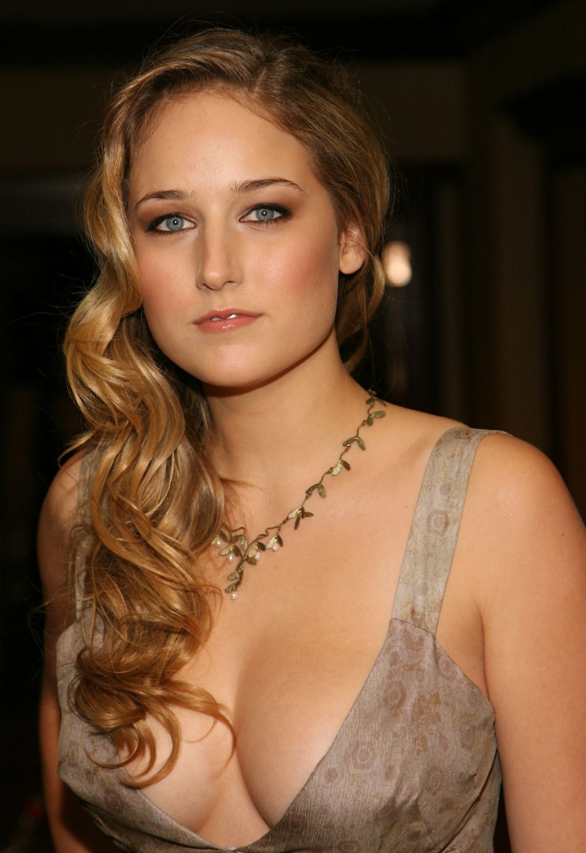 leelee sobieski sexy - lullu gun ugly redhead porn