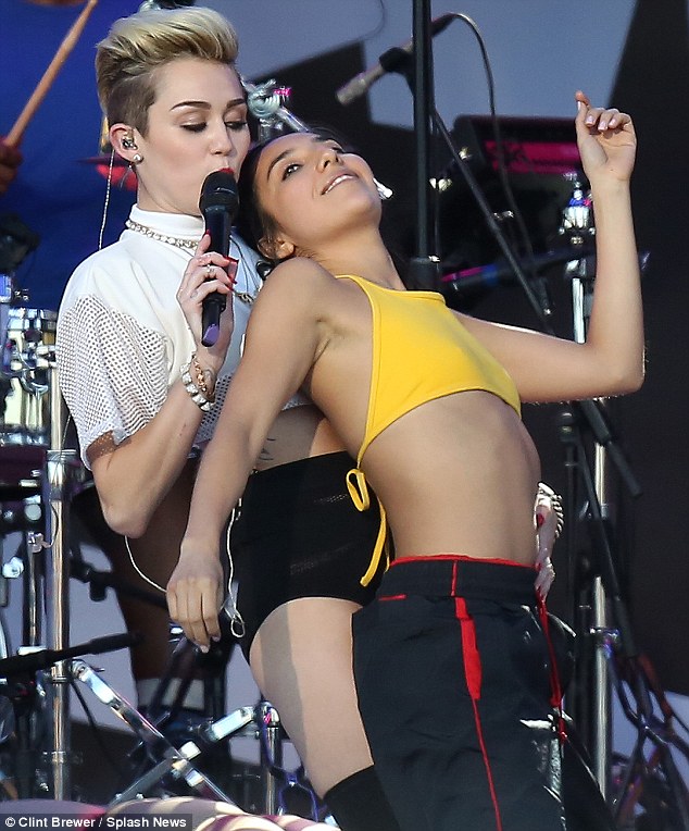 Best of Lesbians grinding on each other