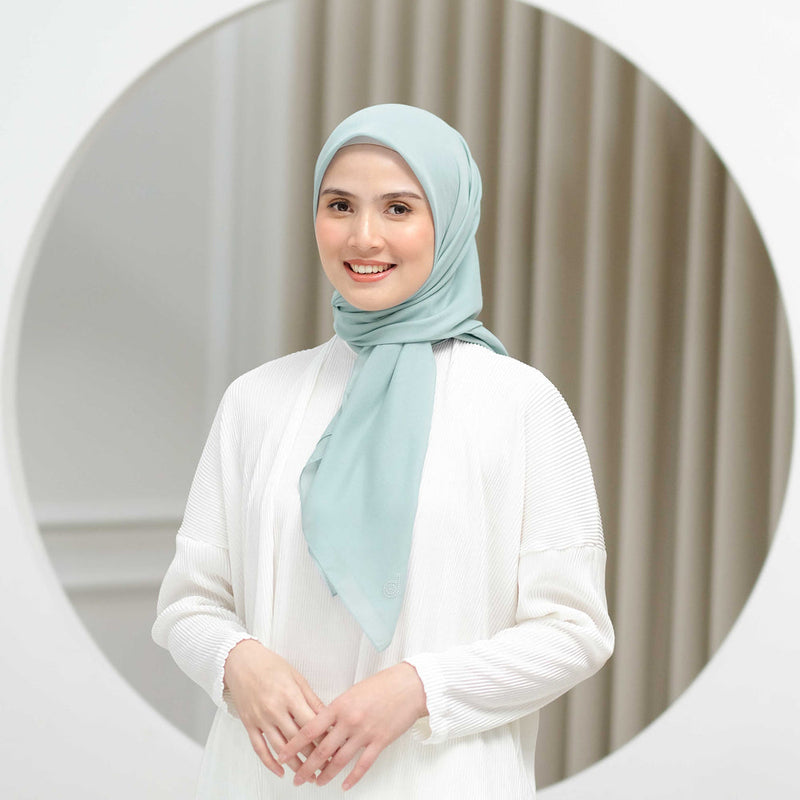 claes dahlgren recommends liza hijabi pic