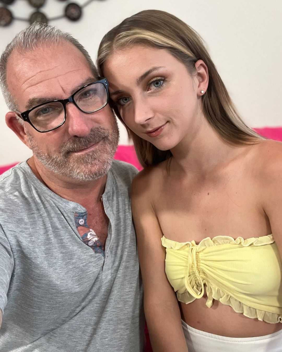 Sky bri cream chicas cojiendo Macy Meadow sms sex