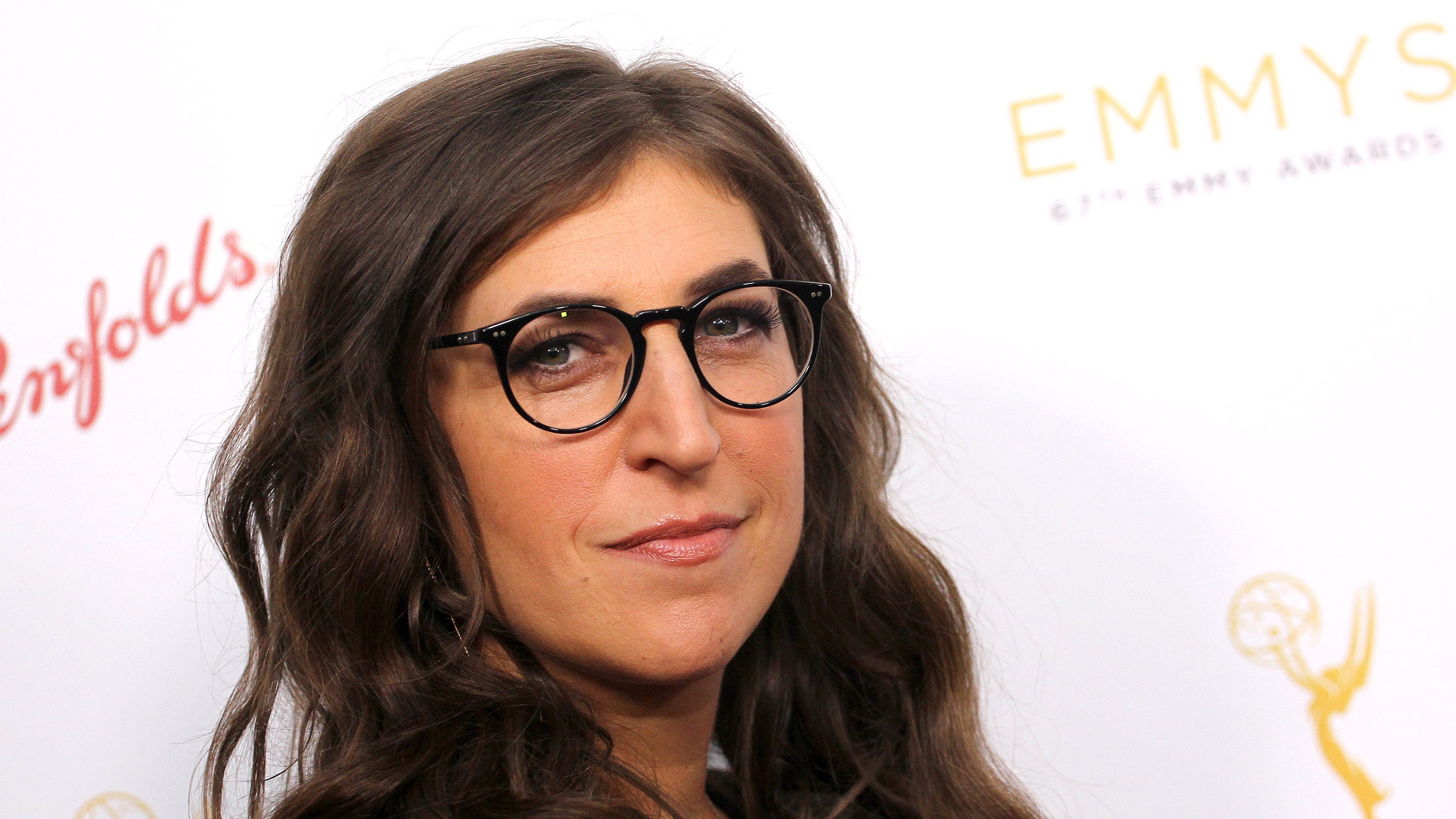 angela home share mayim bialik porn photos