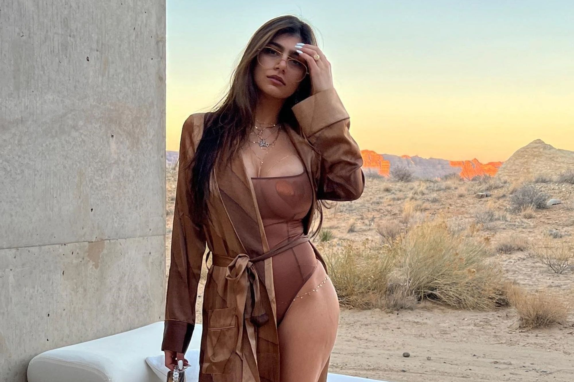 Best of Mia khalifa used like a toy