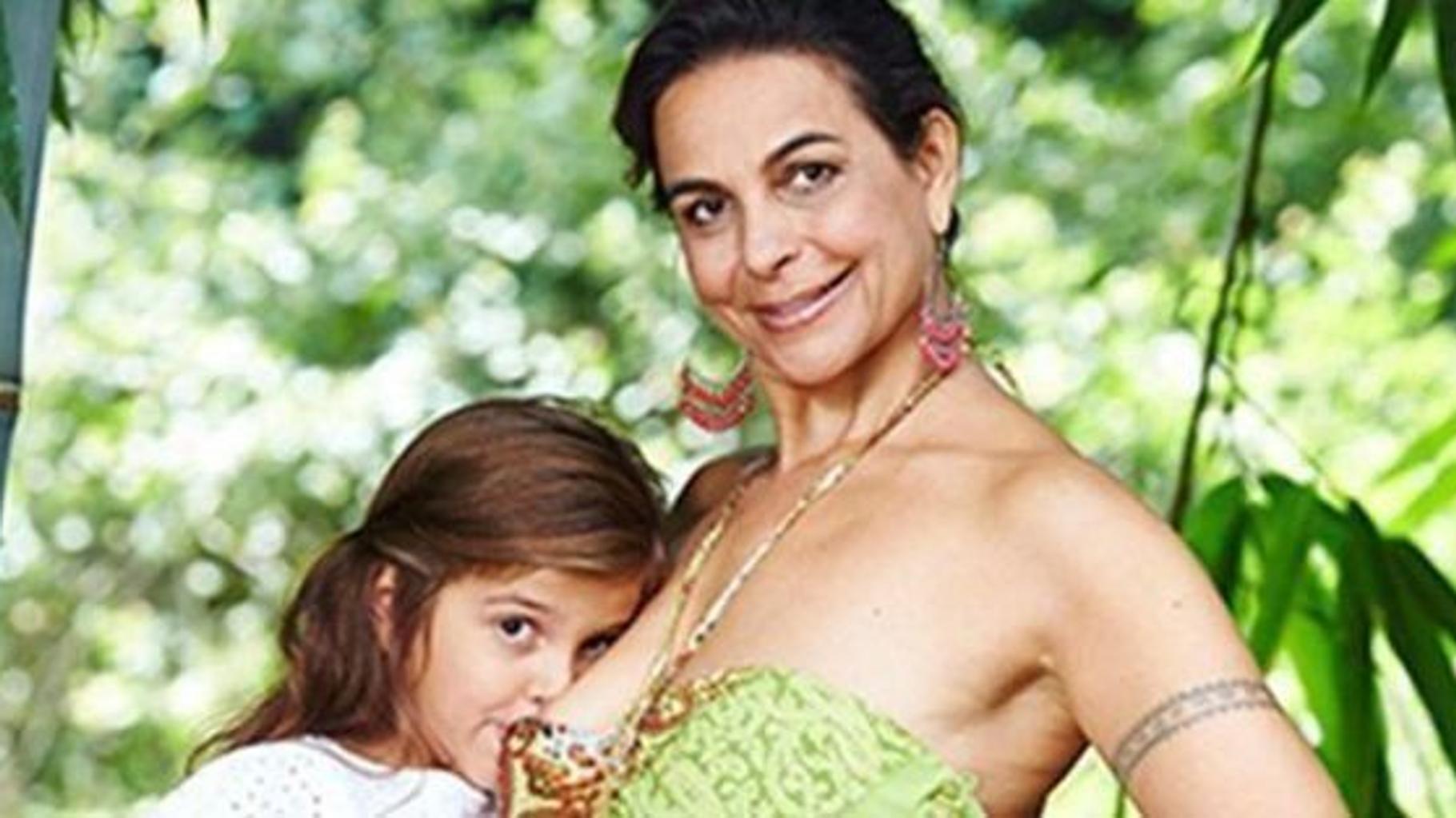 mom and daughter nude beach - aubrey plaza thong melora hardin bikini