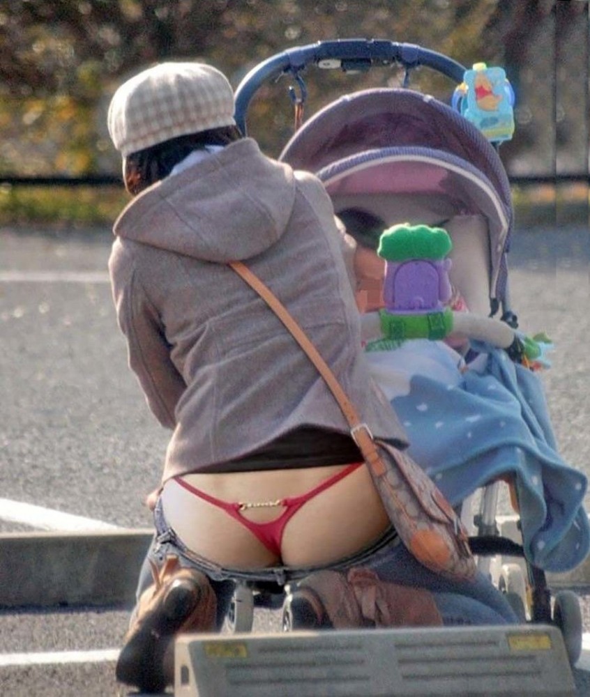 chris ransome like mom underskirt photo anthony pascullo recommends mom underskirt pic