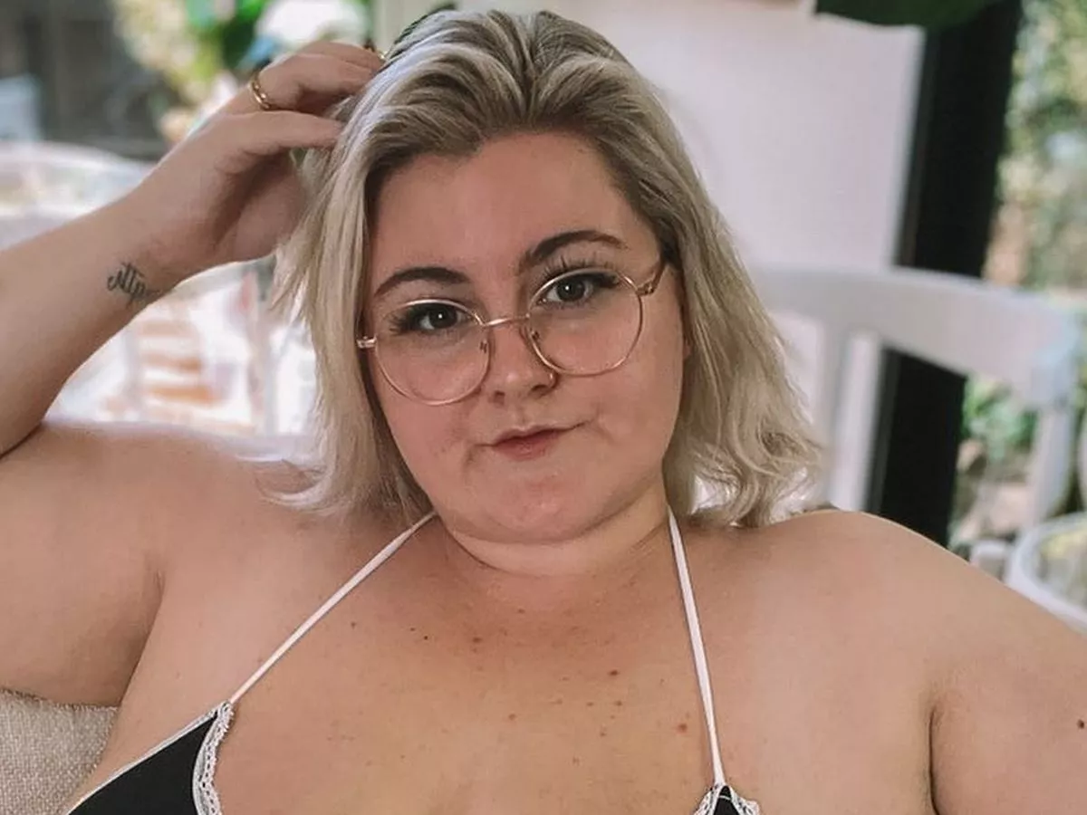 alison gros recommends moms chubby tits pic