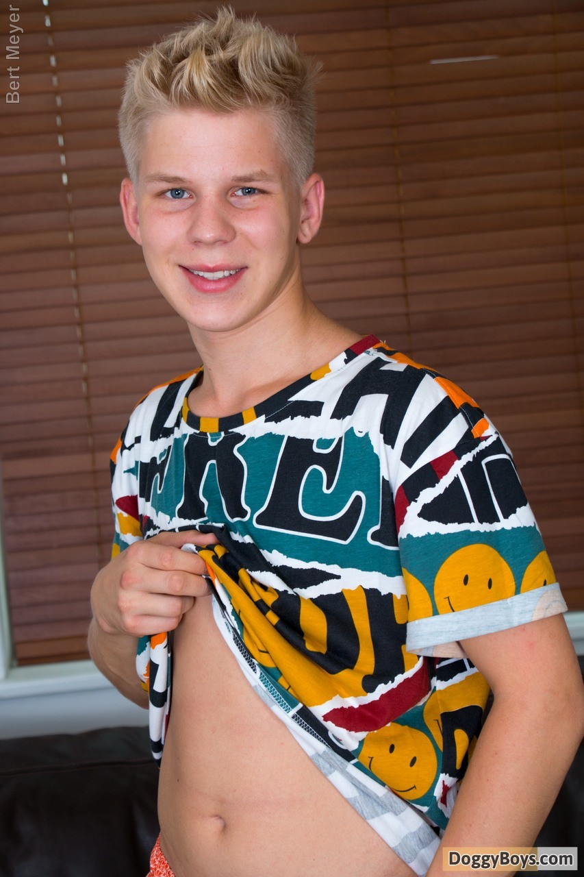 chris maillet like naked blond twinks photo arlene cortes recommends naked blond twinks pic