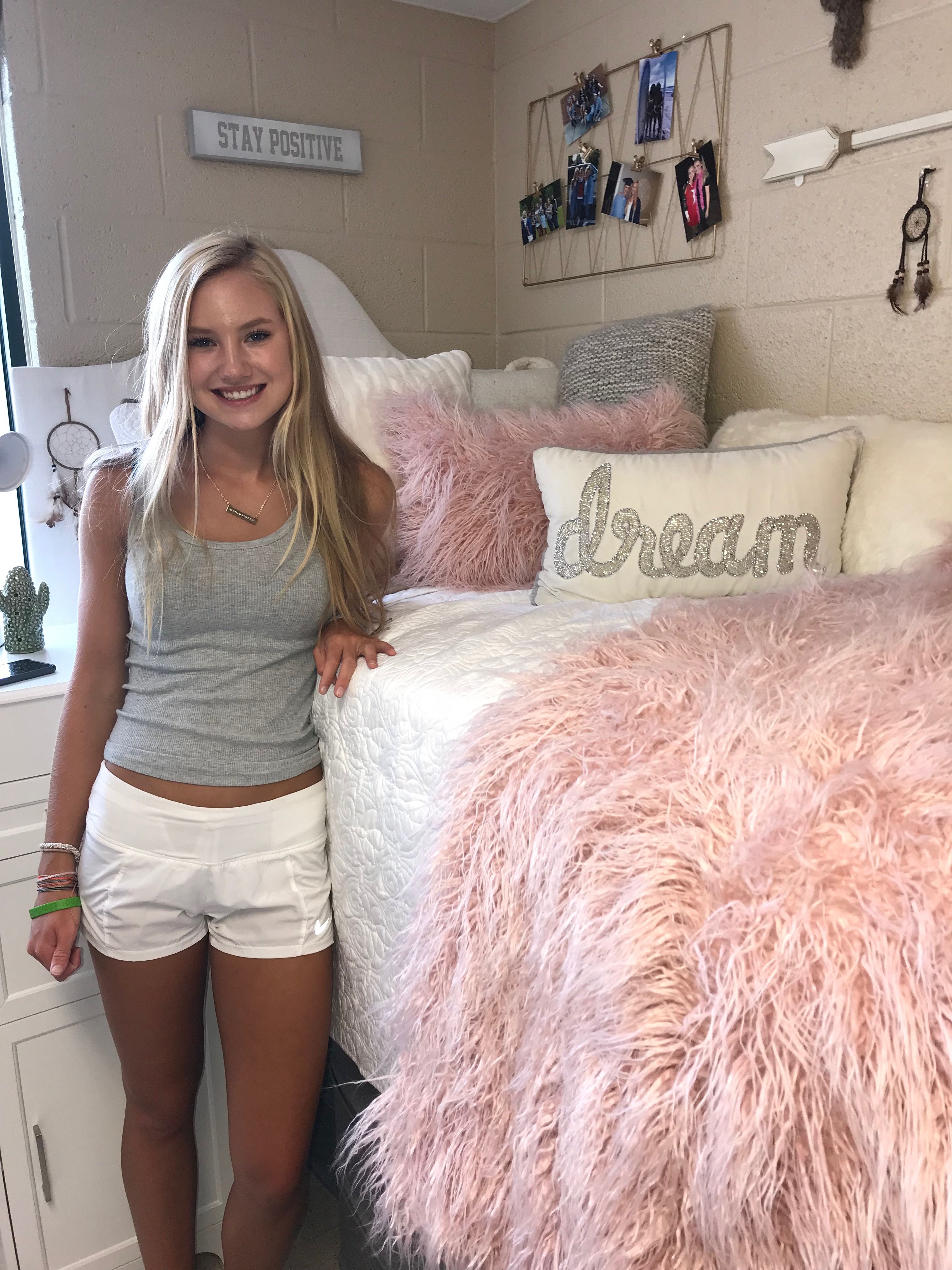 naked coed dorm - ebony creamy squirt solo mami gianyy onlyfans