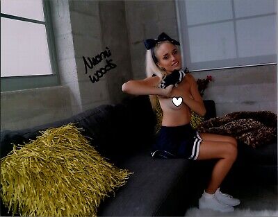 andrea korte recommends Naomi Woods Cheerleader